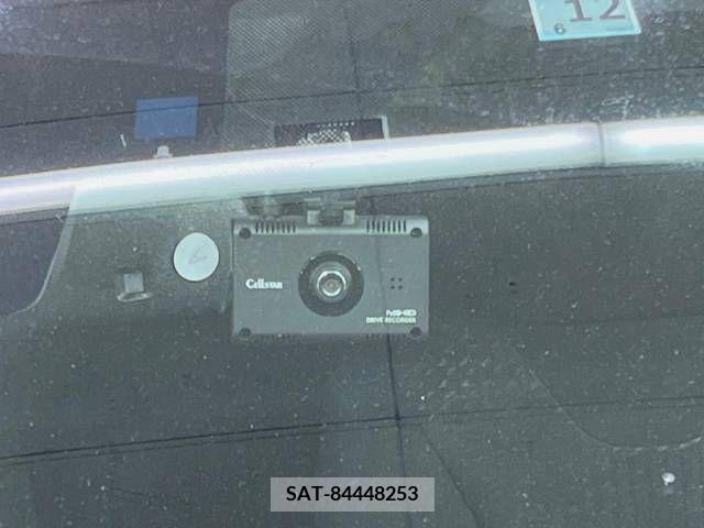 Toyota PRIUS 2017-12 348587-5