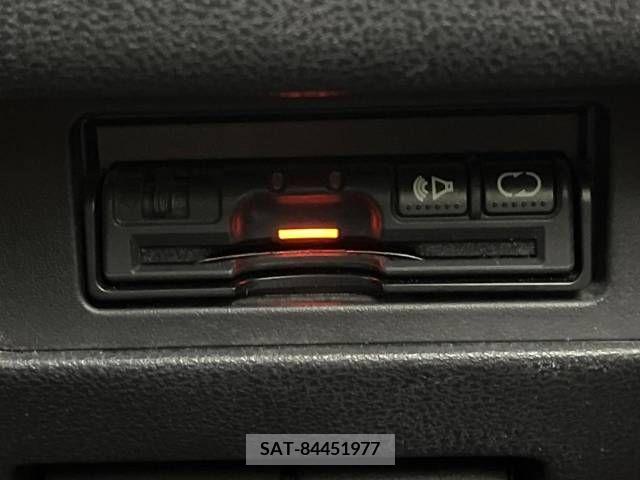 Nissan JUKE 2013-04 274001-4