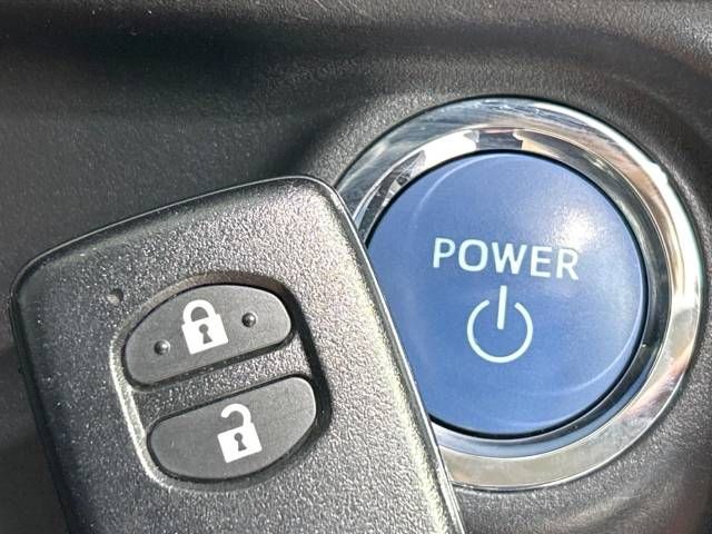 Toyota AQUA 2019-02 10060-7
