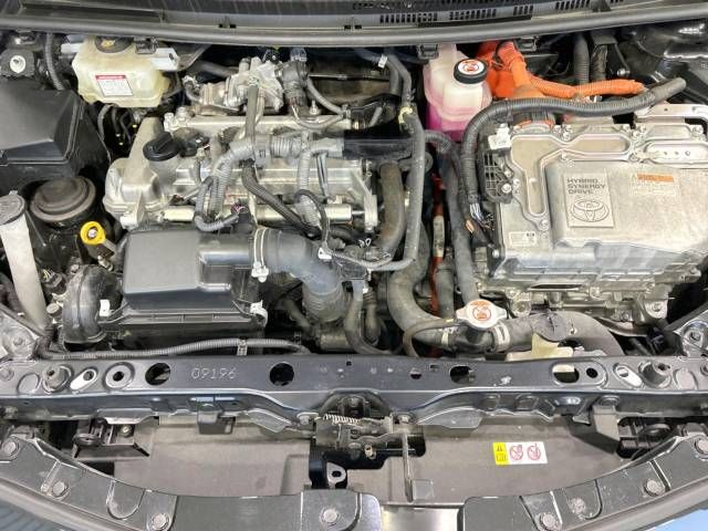 Toyota AQUA 2019-02 10060-18