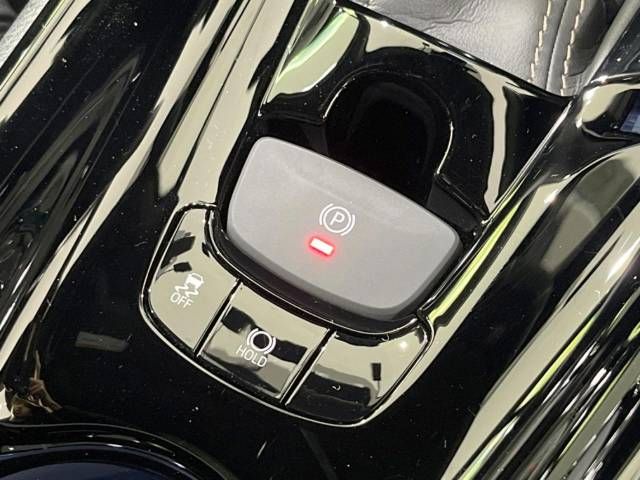 Toyota C-HR 2023-06 184077-6