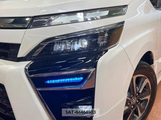 Toyota VOXY 2019-03 346135-13