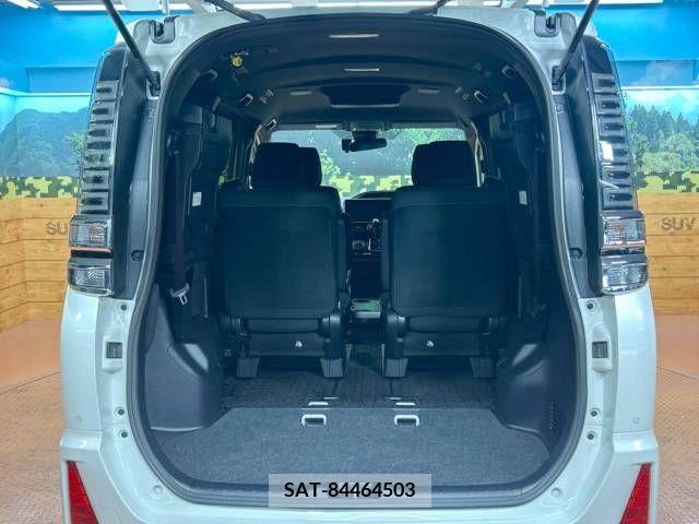 Toyota VOXY 2019-03 346135-11