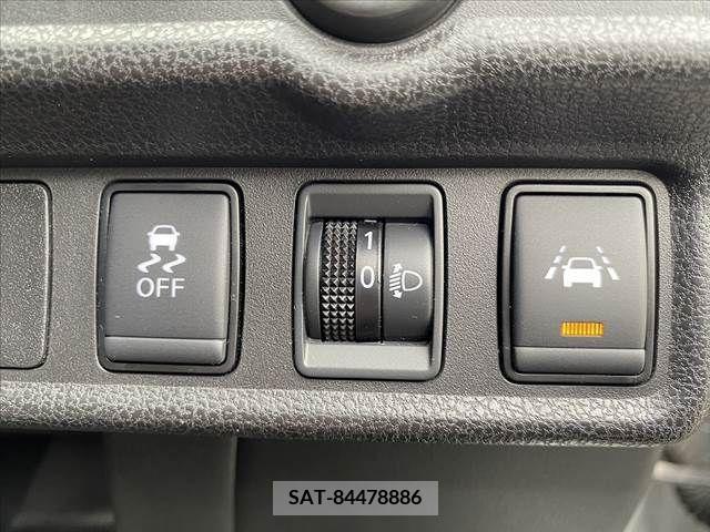 Nissan NOTE 2019-05 375843-4