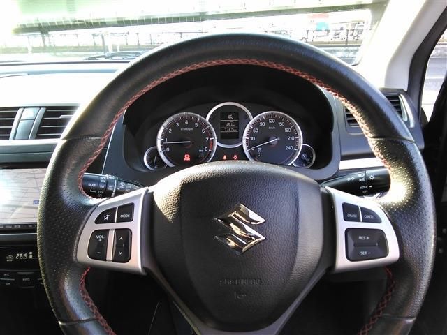 Suzuki SWIFT 2012-01 186687-17