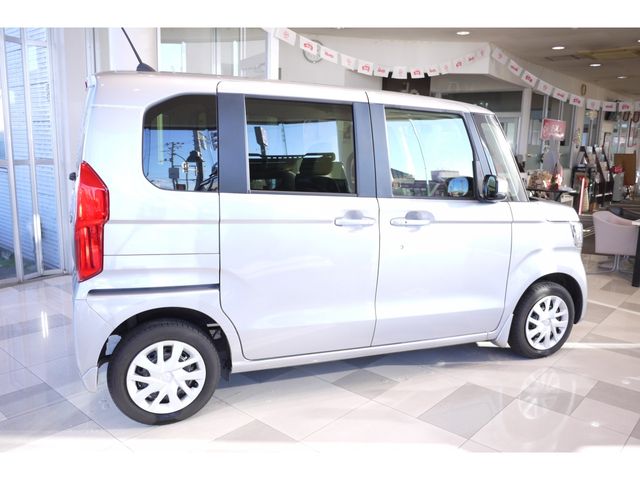 Honda N BOX 2022-05 189808-2