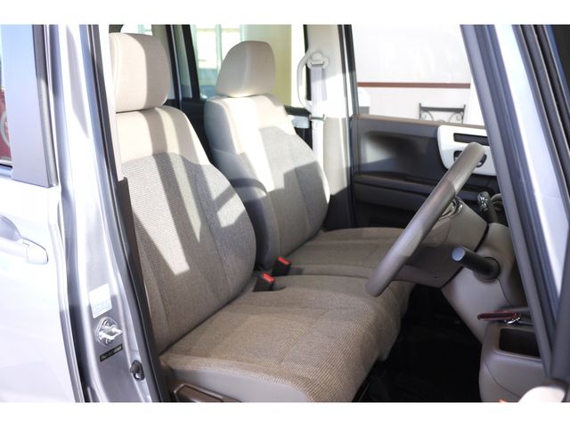 Honda N BOX 2022-05 189808-4