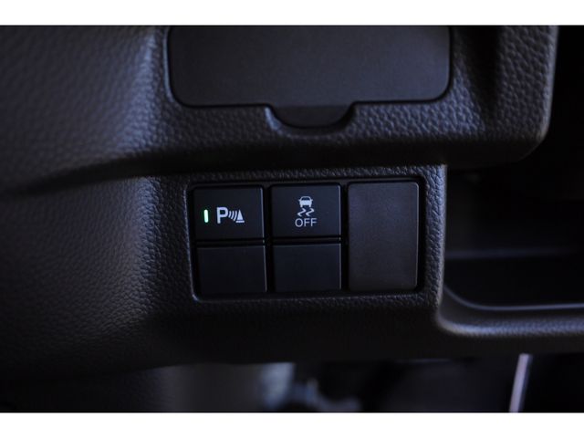 Honda N BOX 2022-05 189808-19