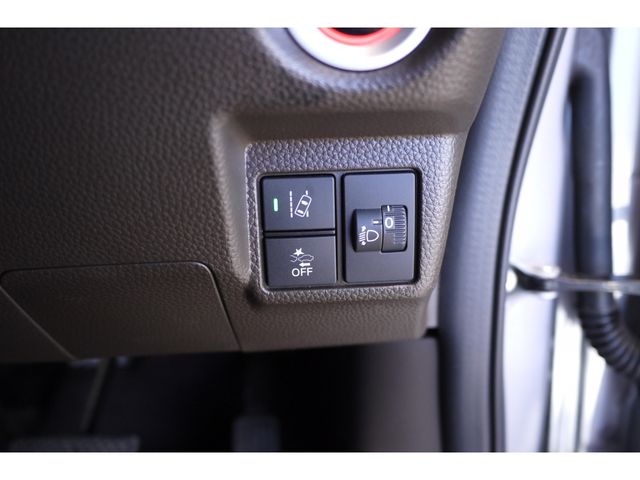 Honda N BOX 2022-05 189808-18