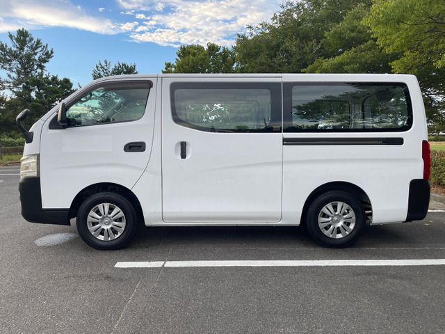 Nissan NV350 Caravan 2013-07 15036-9