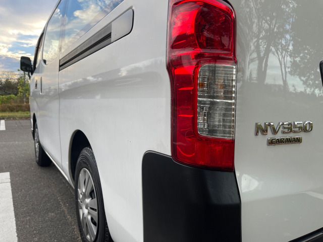 Nissan NV350 Caravan 2013-07 15036-18