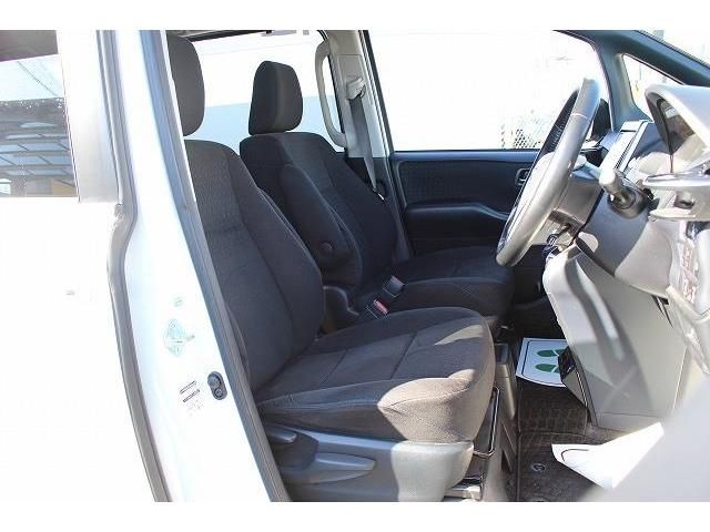 Toyota NOAH HYBRID 2017-05 191578-12