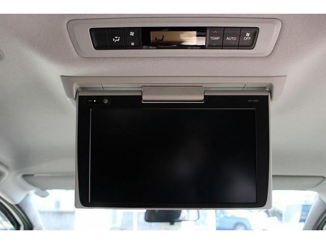 Toyota NOAH HYBRID 2017-05 191578-3