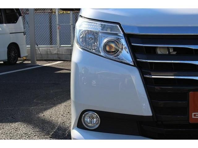 Toyota NOAH HYBRID 2017-05 191578-9