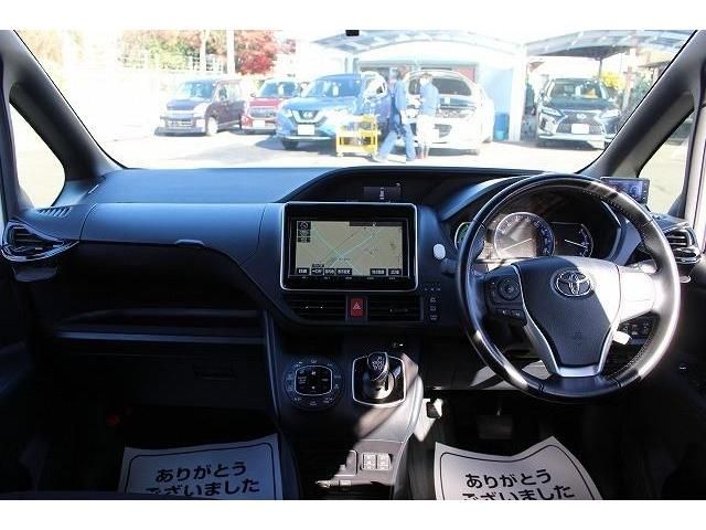 Toyota NOAH HYBRID 2017-05 191578-15