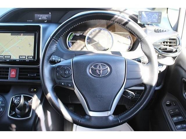 Toyota NOAH HYBRID 2017-05 191578-14