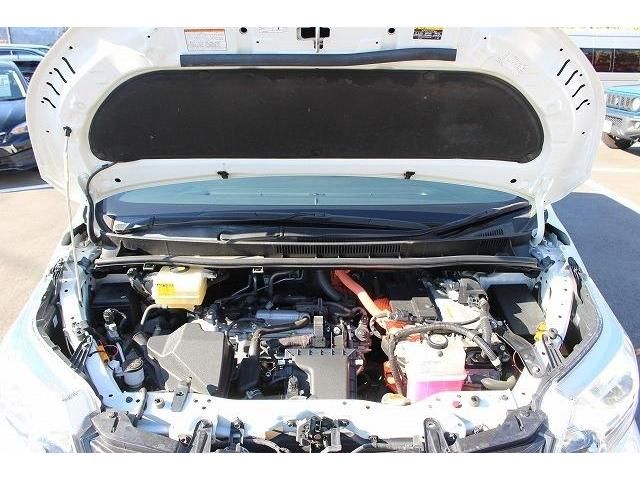 Toyota NOAH HYBRID 2017-05 191578-17