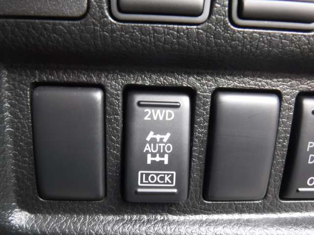 Nissan ELGRAND 2017-04 182267-11