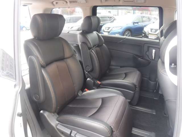 Nissan ELGRAND 2017-04 182267-14