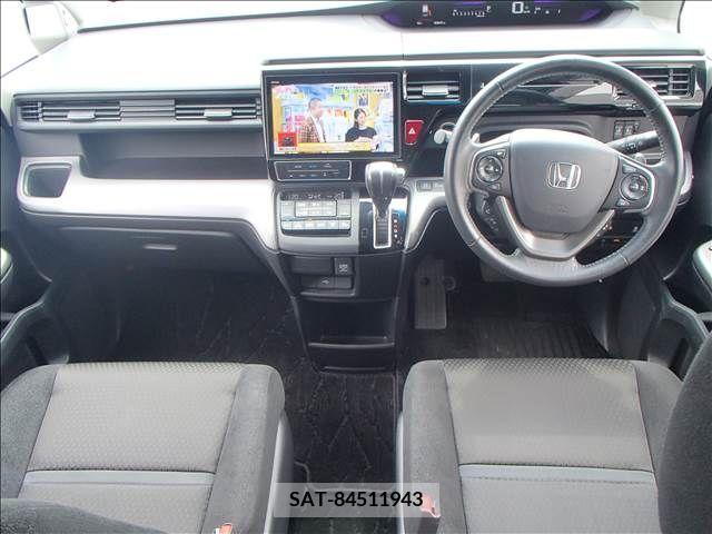 Honda STEP WGN 2019-06 286135-1