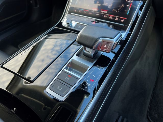 Audi A8 2021-03 190850-15