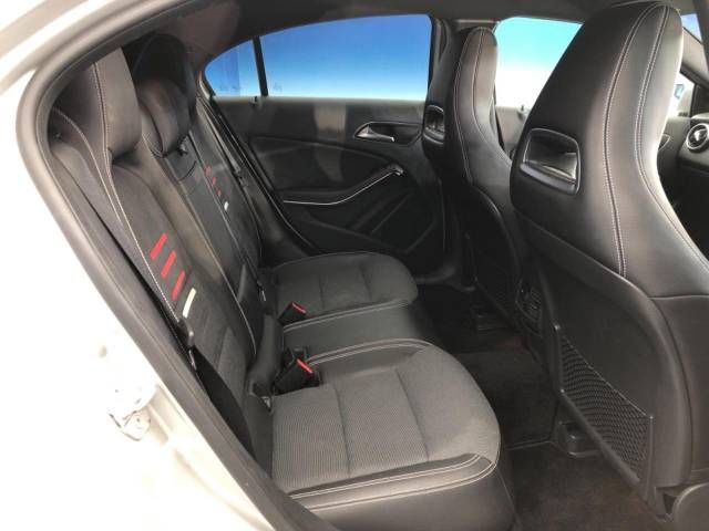 Mercedes Benz A-CLASS 2016-04 186240-9