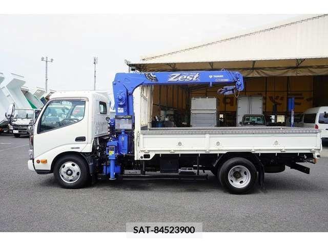 Hino DUTRO 2018-05 359470-2
