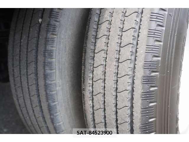 Hino DUTRO 2018-05 359470-8