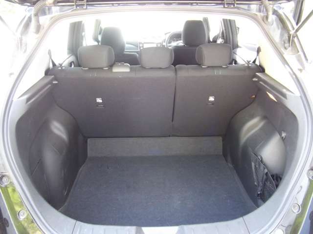 Nissan LEAF 2017-12 3228-11