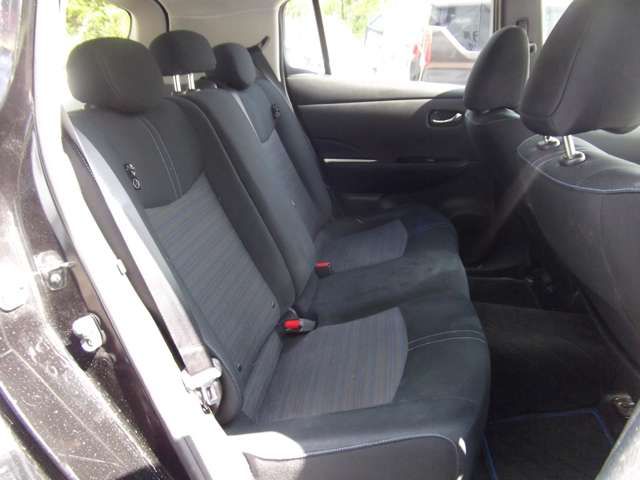 Nissan LEAF 2017-12 3228-10