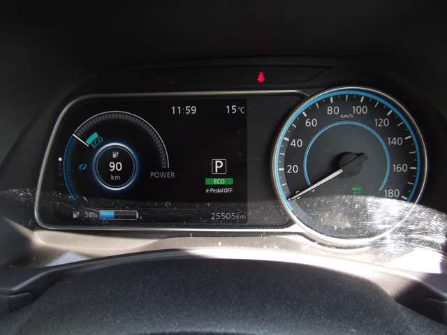 Nissan LEAF 2017-12 3228-13