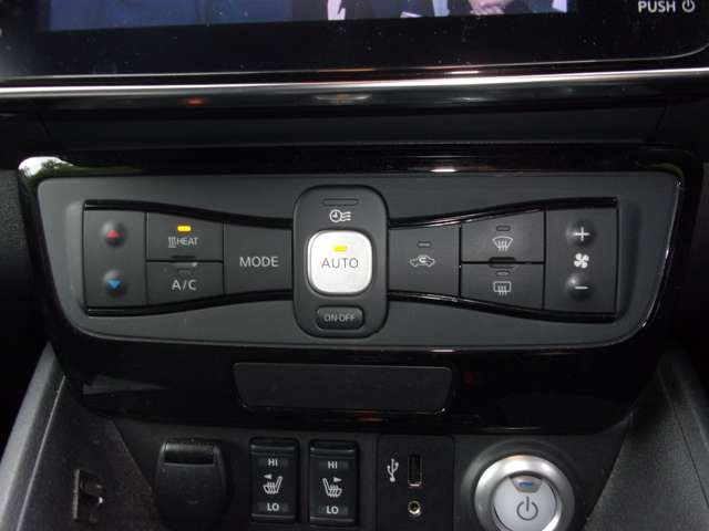 Nissan LEAF 2017-12 3228-15