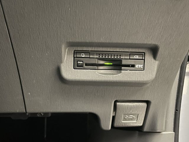 Toyota PRIUS ALPHA 2012-10 12424-19