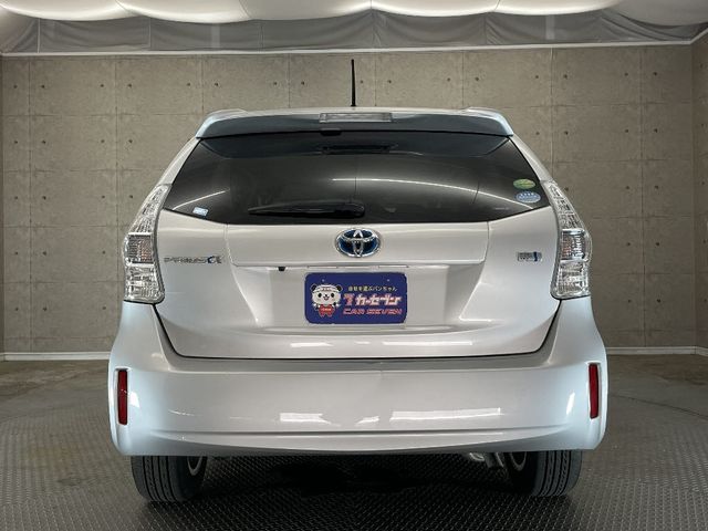 Toyota PRIUS ALPHA 2012-10 12424-6