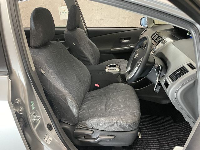 Toyota PRIUS ALPHA 2012-10 12424-9