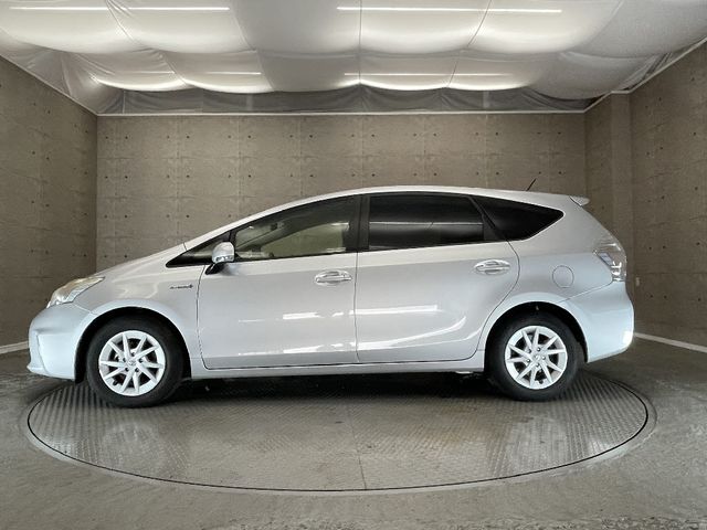 Toyota PRIUS ALPHA 2012-10 12424-8