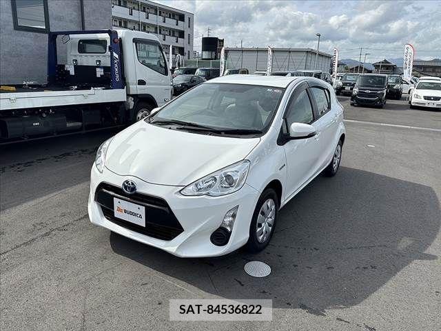 Toyota AQUA 2015-06 260226-9