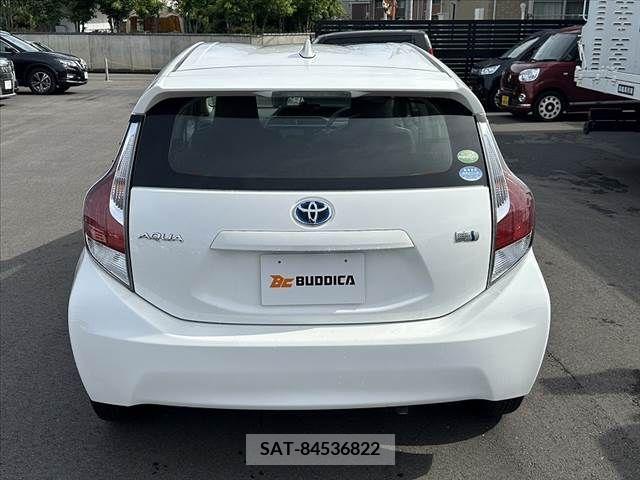 Toyota AQUA 2015-06 260226-13