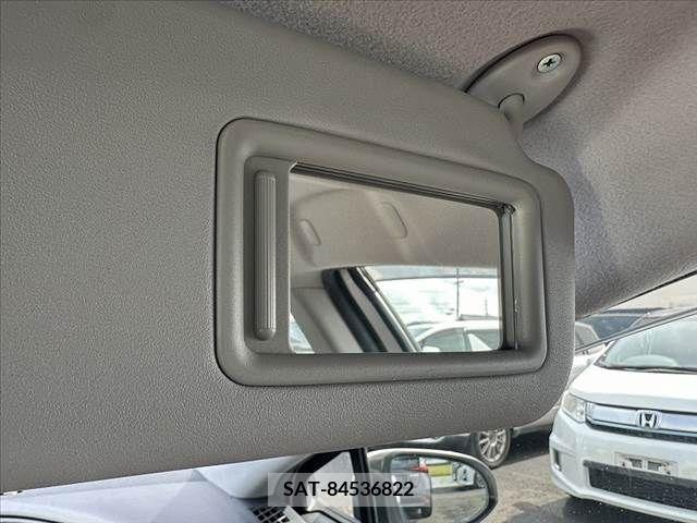 Toyota AQUA 2015-06 260226-25
