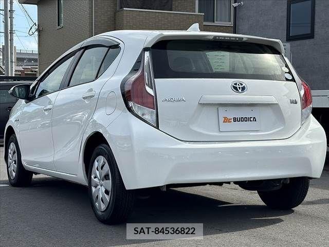 Toyota AQUA 2015-06 260226-12
