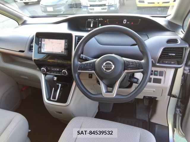 Nissan SERENA 2017-04 330977-5