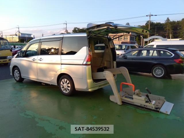 Nissan SERENA 2017-04 330977-0