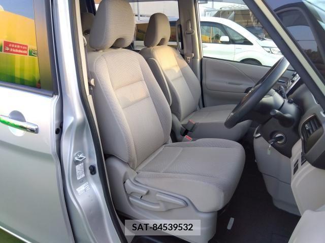 Nissan SERENA 2017-04 330977-4