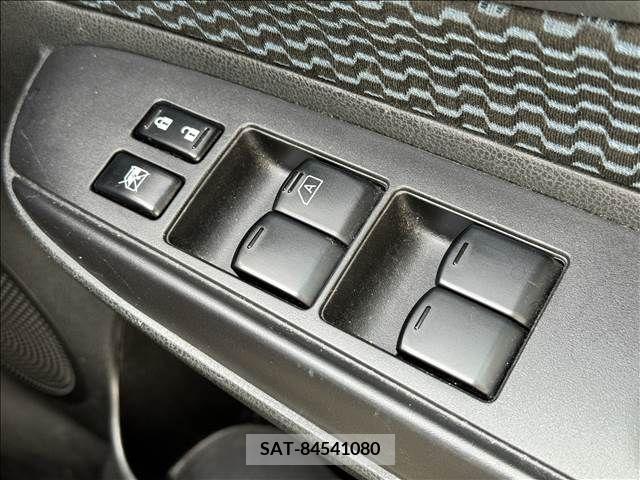 Nissan NOTE 2016-08 385700-17