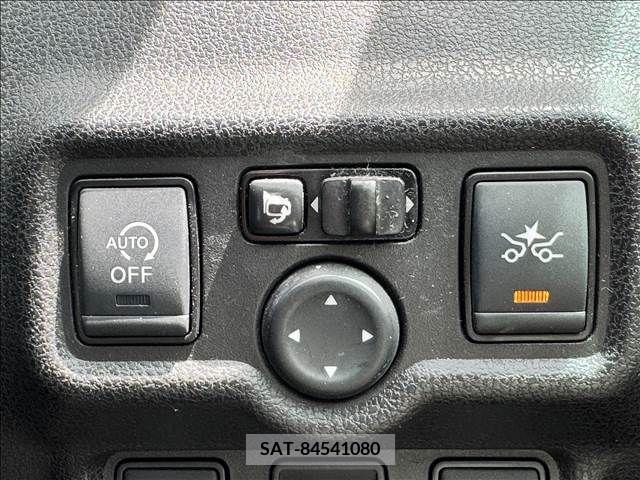 Nissan NOTE 2016-08 385700-3