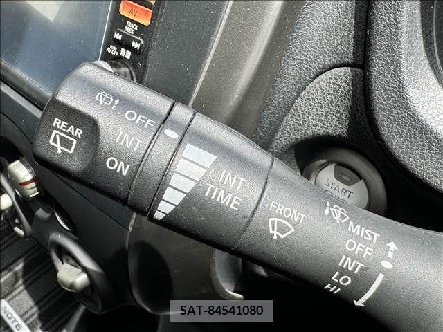 Nissan NOTE 2016-08 385700-27