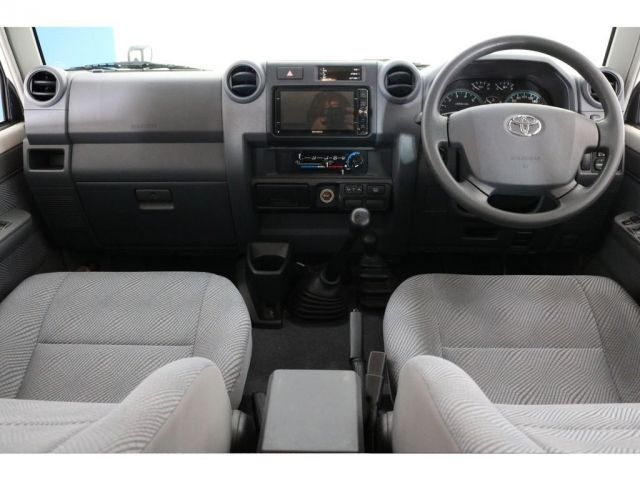 Toyota LAND CRUISER 2015-01 4771-1