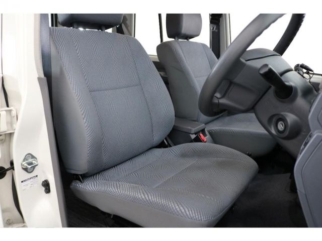 Toyota LAND CRUISER 2015-01 4771-5