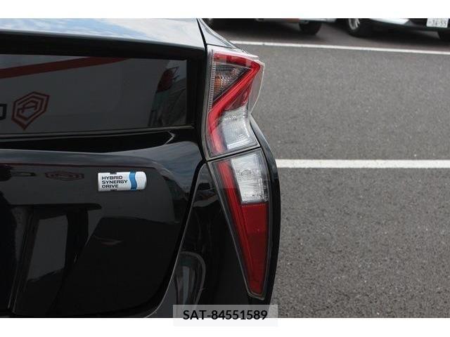 Toyota PRIUS 2016-03 379841-13
