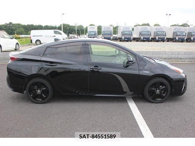 Toyota PRIUS 2016-03 379841-10